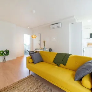 monsanto-hill-house-no-571-1a.hotels-lisbon-portugal.com/