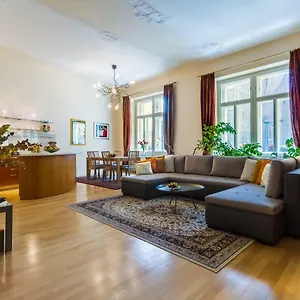 apartment-victor.praguehotelsweb.com/